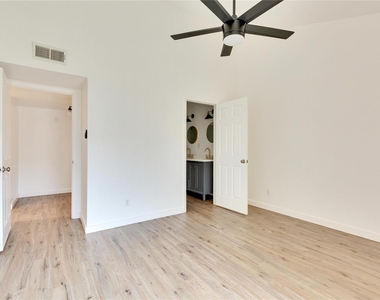 6910 Lovely Ln - Photo Thumbnail 15