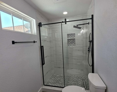 845 Topaz Ln - Photo Thumbnail 7