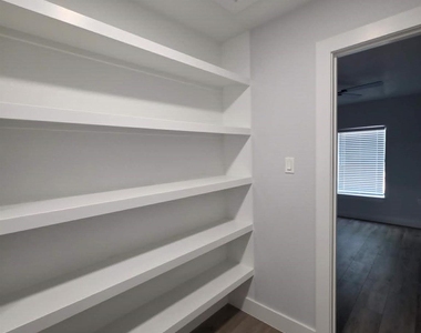 845 Topaz Ln - Photo Thumbnail 9