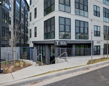 800 Embassy Dr - Photo Thumbnail 11