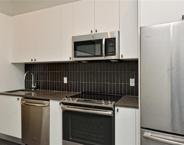 800 Embassy Dr - Photo Thumbnail 3