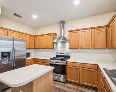 4508 Chesney Ridge Dr - Photo Thumbnail 8