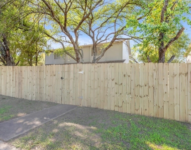 9611 Bear Paw Trl - Photo Thumbnail 34