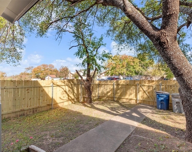 9611 Bear Paw Trl - Photo Thumbnail 25