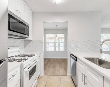 9611 Bear Paw Trl - Photo Thumbnail 9