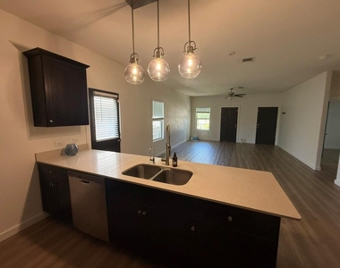 3332 Colorado High Ave - Photo Thumbnail 4