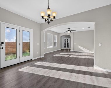 5800 Baythorne Dr - Photo Thumbnail 7