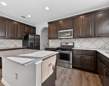 5800 Baythorne Dr - Photo Thumbnail 12