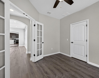 5800 Baythorne Dr - Photo Thumbnail 5