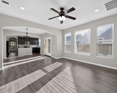 5800 Baythorne Dr - Photo Thumbnail 8