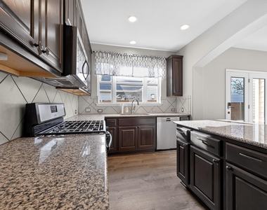 5800 Baythorne Dr - Photo Thumbnail 13