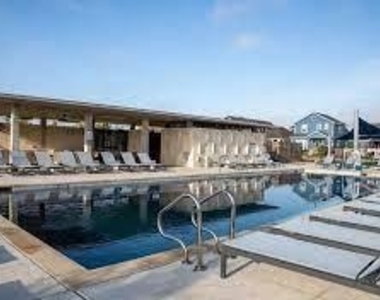 5800 Baythorne Dr - Photo Thumbnail 30