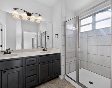 5800 Baythorne Dr - Photo Thumbnail 20