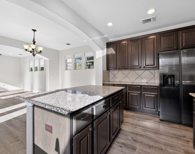 5800 Baythorne Dr - Photo Thumbnail 11