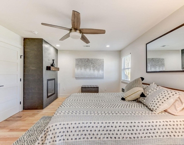 7002 Whispering Oaks Dr - Photo Thumbnail 20