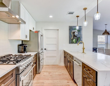 7002 Whispering Oaks Dr - Photo Thumbnail 13