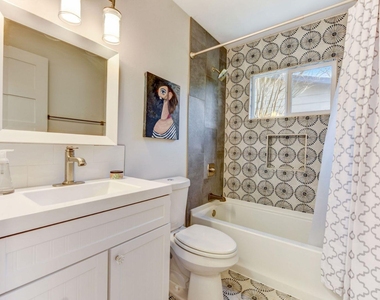 7002 Whispering Oaks Dr - Photo Thumbnail 23