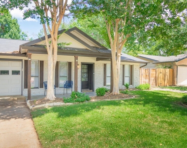 7002 Whispering Oaks Dr - Photo Thumbnail 2