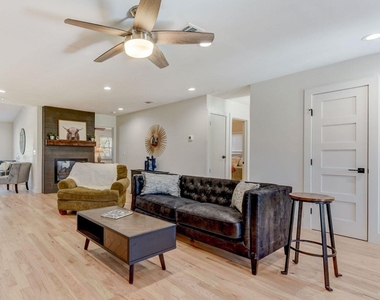 7002 Whispering Oaks Dr - Photo Thumbnail 7