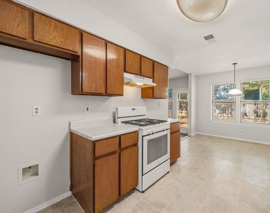 13212 Rampart St - Photo Thumbnail 11