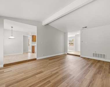 13212 Rampart St - Photo Thumbnail 4