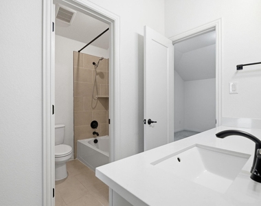 13720 Jon Ryan Rd - Photo Thumbnail 24