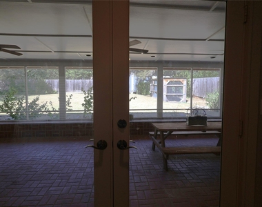 4702 Shadow Ln - Photo Thumbnail 10