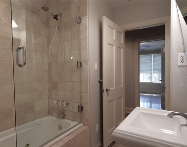 4702 Shadow Ln - Photo Thumbnail 24