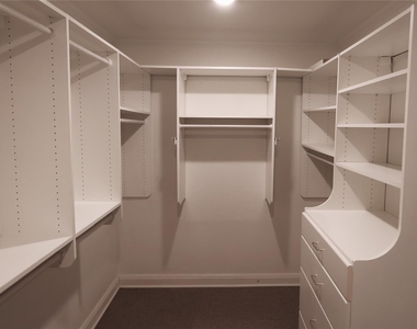 4702 Shadow Ln - Photo Thumbnail 30
