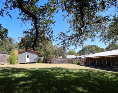4702 Shadow Ln - Photo Thumbnail 14