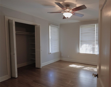 4702 Shadow Ln - Photo Thumbnail 22