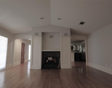 4702 Shadow Ln - Photo Thumbnail 5