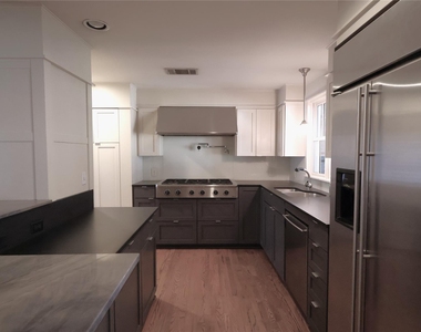 4702 Shadow Ln - Photo Thumbnail 17