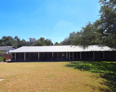 4702 Shadow Ln - Photo Thumbnail 13