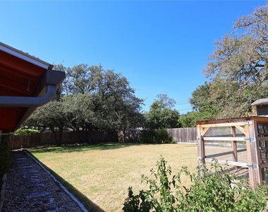 4702 Shadow Ln - Photo Thumbnail 12