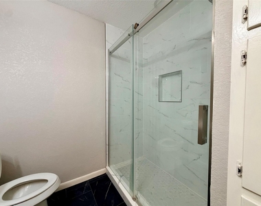1403 Long Branch Dr - Photo Thumbnail 6