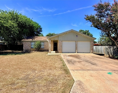 1403 Long Branch Dr - Photo Thumbnail 11
