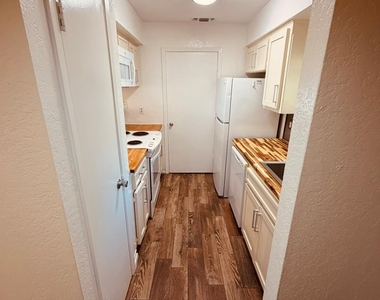 3529 North Hills Dr - Photo Thumbnail 3