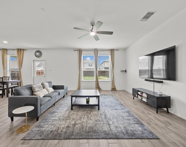 124-a Banyon Dr - Photo Thumbnail 5