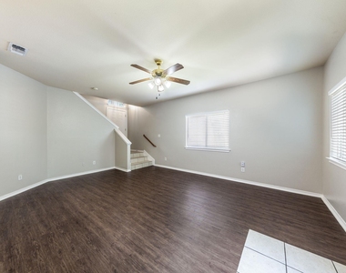 7309 Dan Jean Dr - Photo Thumbnail 6