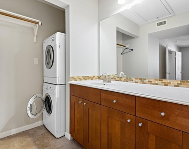 7685 Northcross Dr. Dr - Photo Thumbnail 13