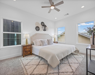 7310 Carver Ave - Photo Thumbnail 18