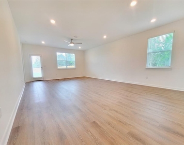 7501 Wheatgrass Path - Photo Thumbnail 7