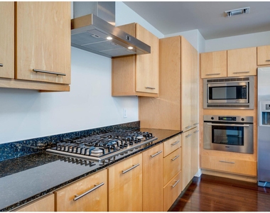 210 Lee Barton Dr - Photo Thumbnail 2