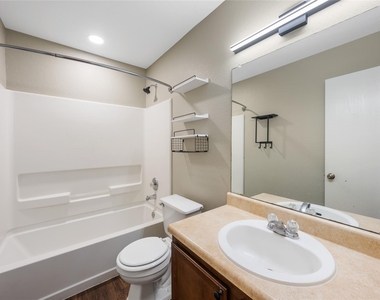 245 Loon Lake Dr - Photo Thumbnail 7