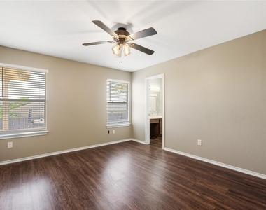245 Loon Lake Dr - Photo Thumbnail 3