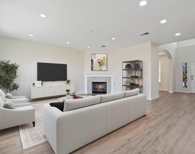 101 Redwood Dr - Photo Thumbnail 8