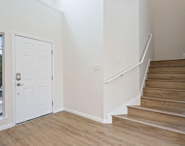 101 Redwood Dr - Photo Thumbnail 6