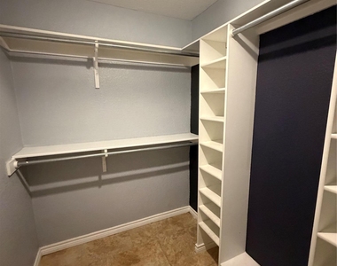 484 Cordova Loop - Photo Thumbnail 14