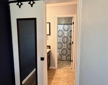 484 Cordova Loop - Photo Thumbnail 11